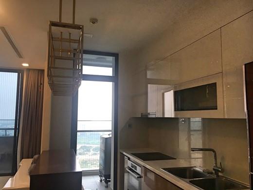 vinhomes golden river apartment for rent in district 1 hcmc D1022699 (2)